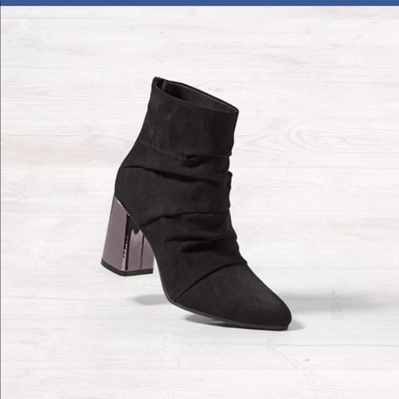 Christian Siriano Shoes - 🌵🌹Gorgeous NWT comfortable casual boots w/ heels